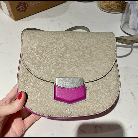 Authentic Celine Small trotteur crossbody bag - Picture 4 of 16